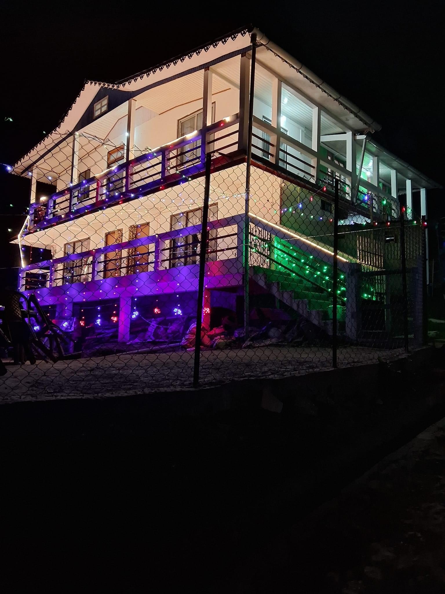 Whekhim Homestay website preview